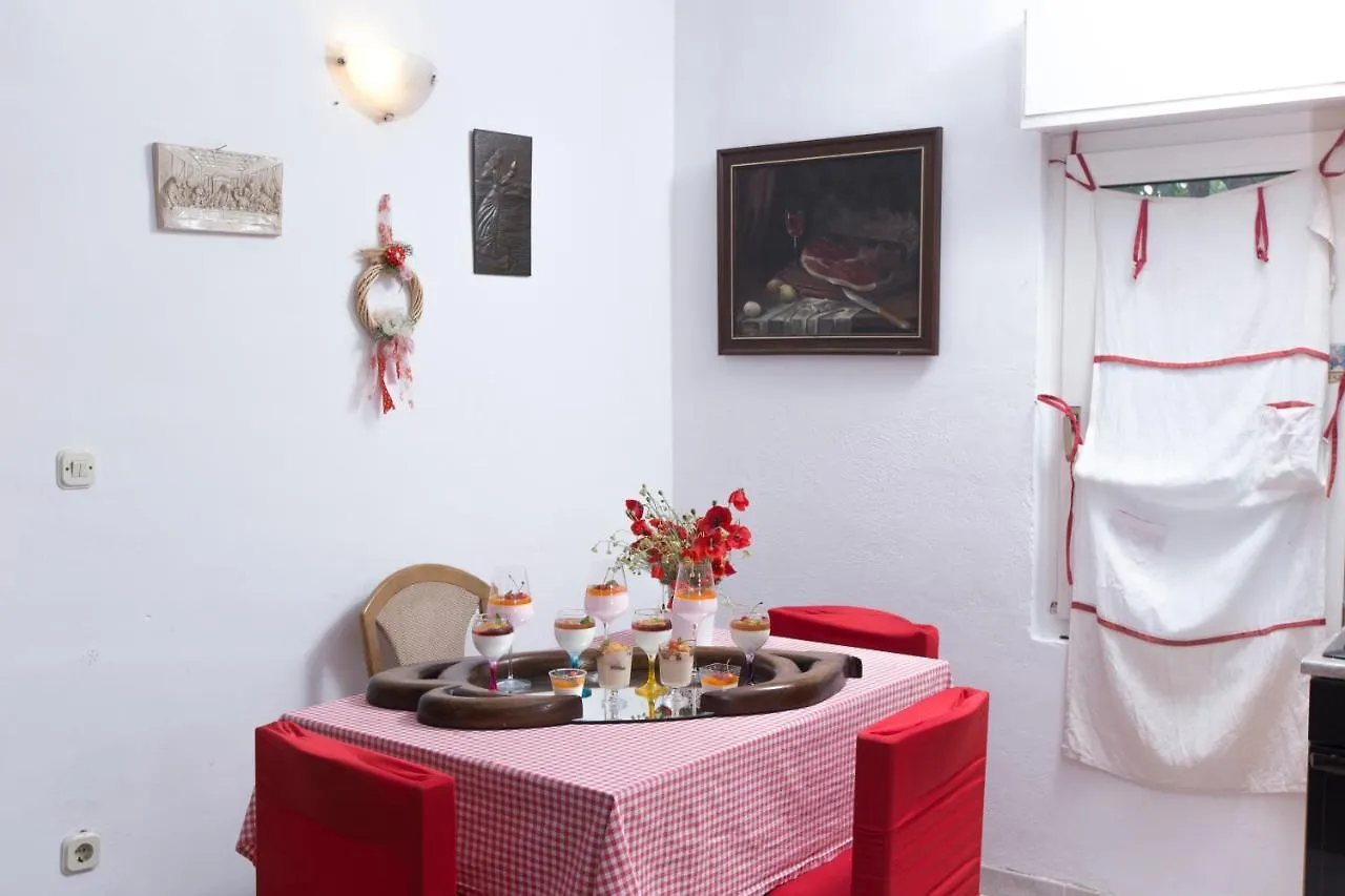 Forest Queen - Village Holiday Home Lecevica