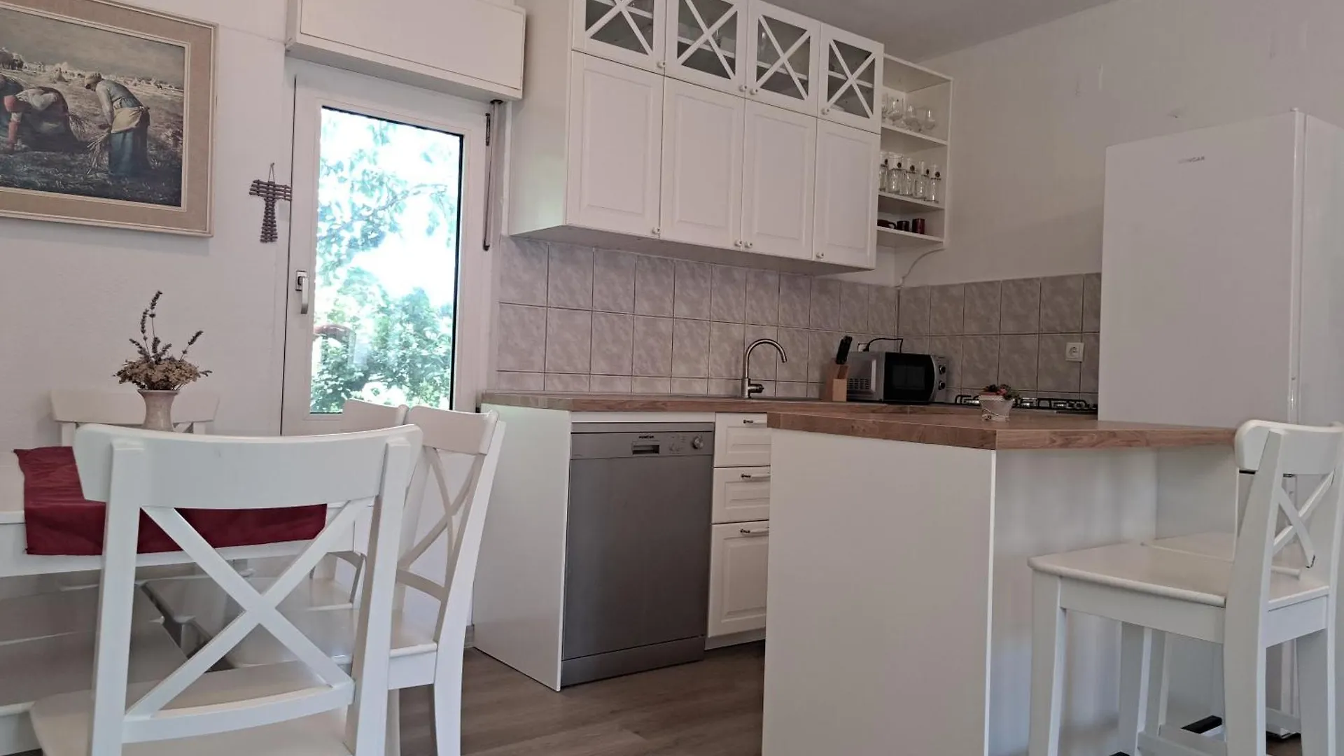Forest Queen - Village Holiday Home Lecevica